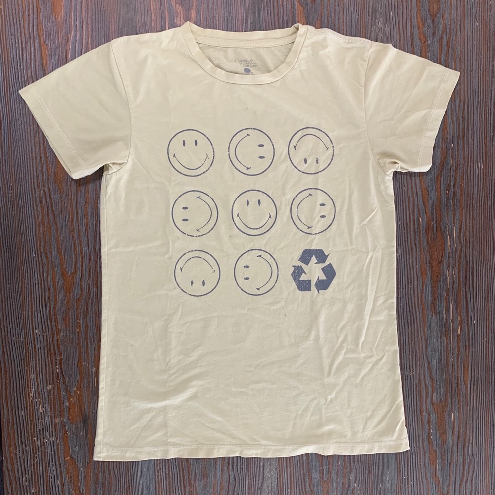 URBAN OUTFITTERS Graphic Tee